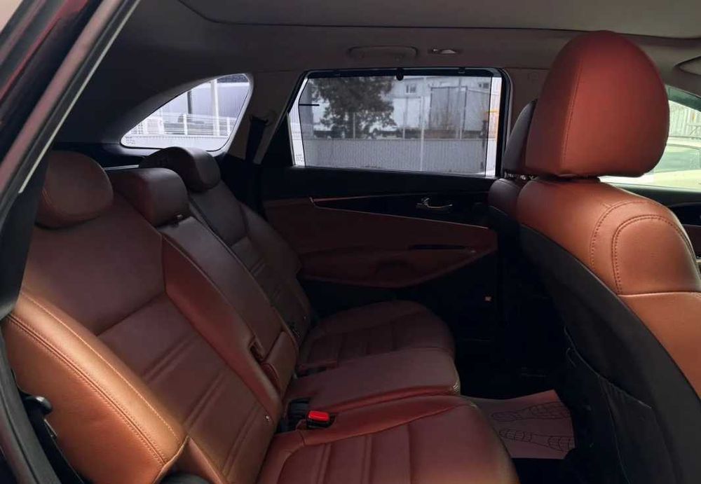 Продам Kia Sorento 2017 2.2 дизель в максимальній комплектації