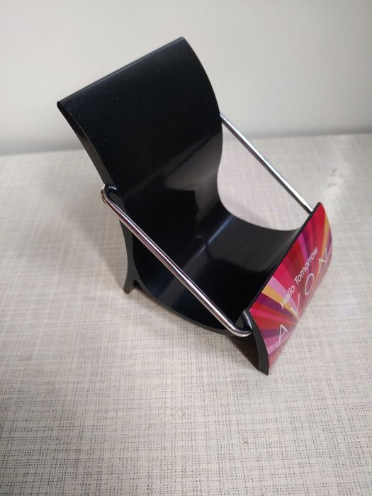 Настольная подставка-держатель для телефона.