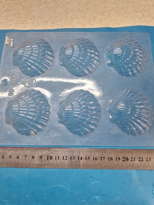 Пластиковые формы для шоколада и мастики.