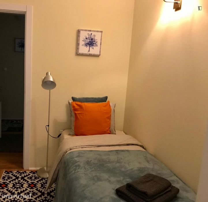 Quarto - localizado em Roma-Areeiro Lisbon