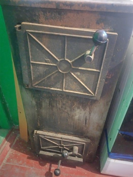 Продам твердопаливний котел (дрова / вугілля) самовивіз