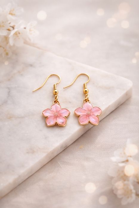 Kolczyki z zawieszką w ksztalcie kwiatka