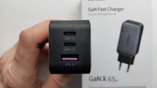 Зарядное Ugreen GaN 65 Вт высокоскоростной с 3 портами 2хUSB-C 1хUSB-A