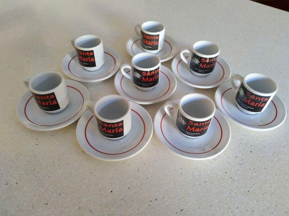 Conjunto de 8 chávenas de café Santa Maria em porcelana Bemorporce.