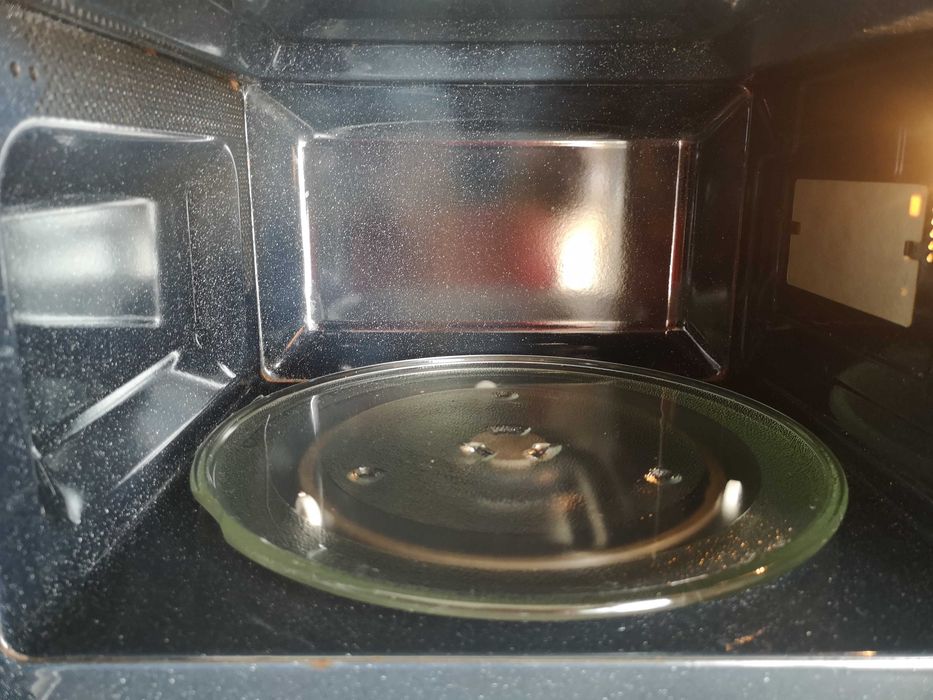 Micro-ondas Samsung com interior em cerâmica