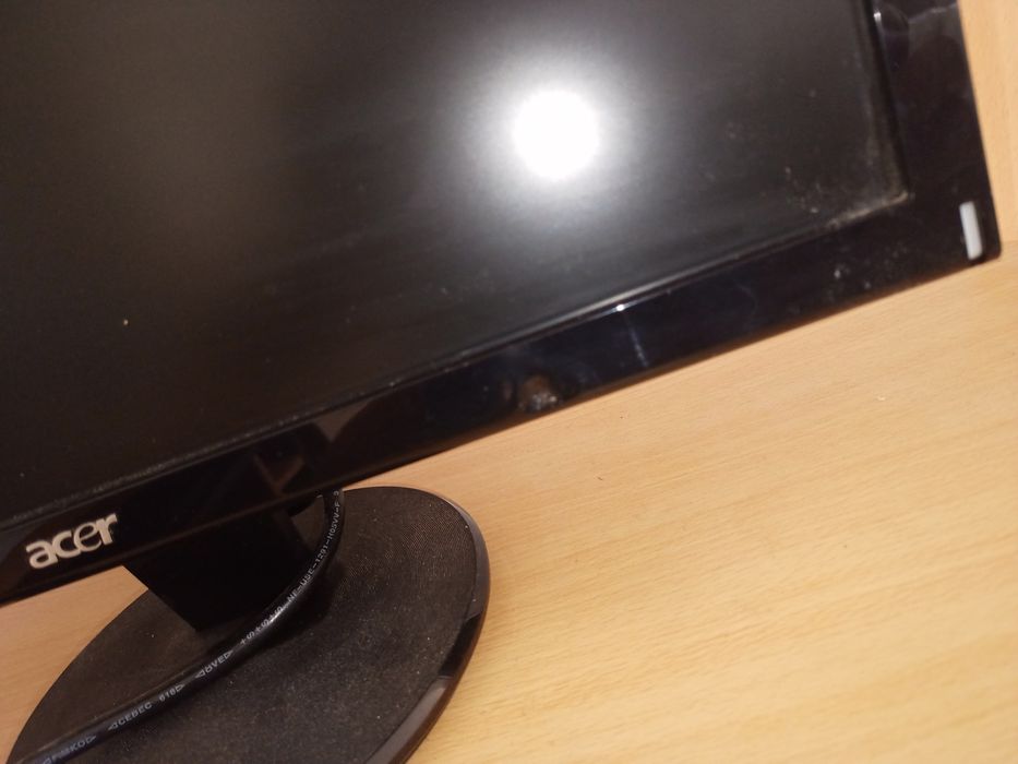 Vendo ecrã acer a funcionar