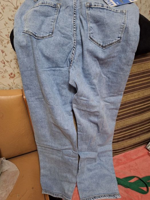 джинсы со стразами