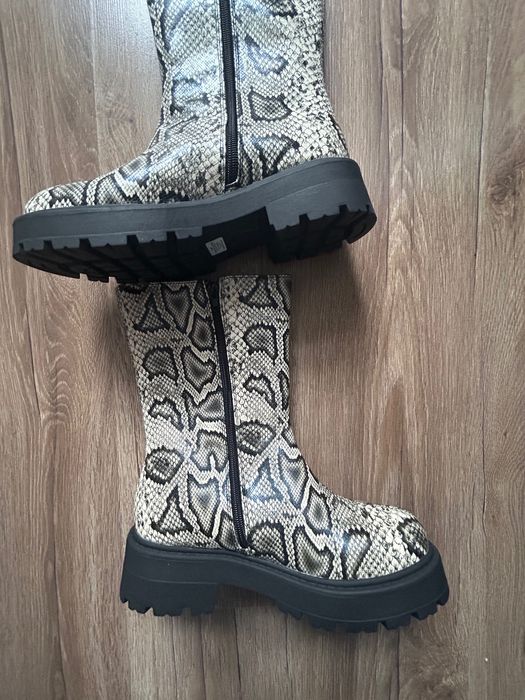 Bonprix botki na platformie wężowy wzór 40