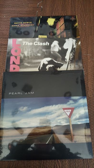 David Bowie Ziggy Stardust 
The Clash London Calling 2lps 
Pearl Jam y