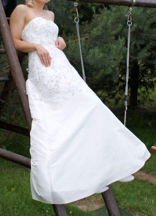 Piękna Suknia ślubna ecru 38