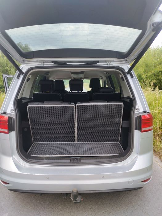 Автомобіль Volkswagen Touran