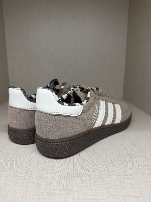 Adidas spezial chalky brown