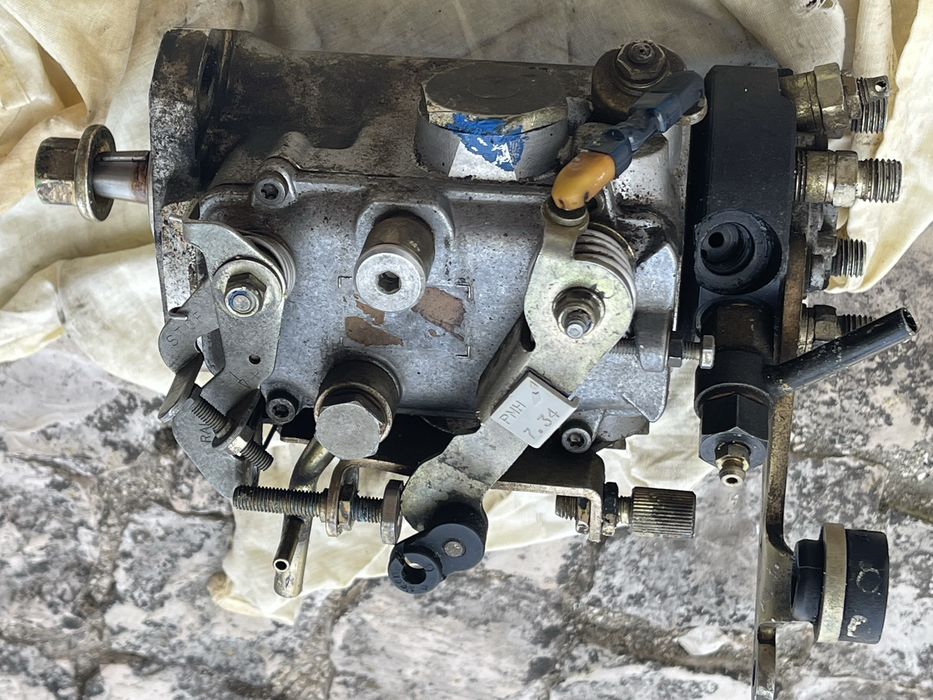 Bomba injetora peugeot 205 XAD