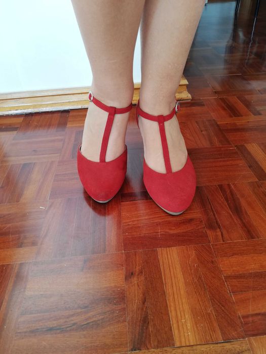 Sapatos Feminino Salto em camurça vermelha