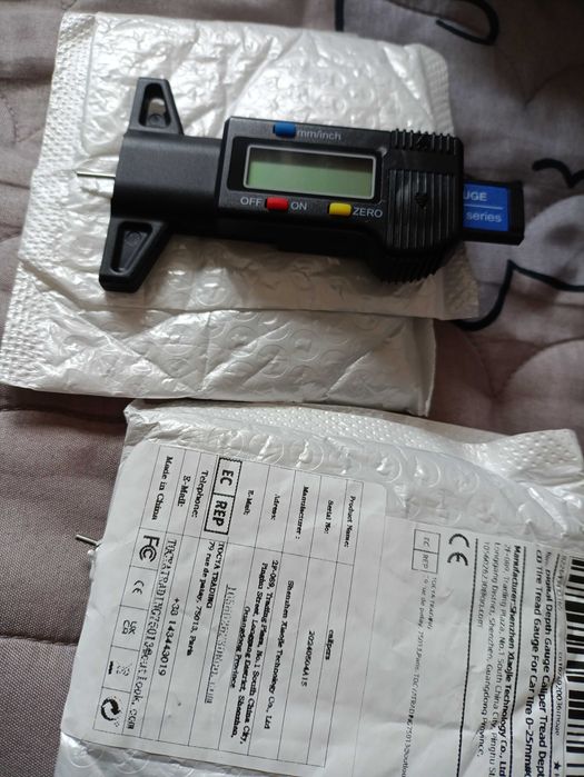 Цифровий вимірювач глибини протектора шин