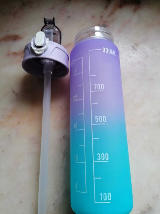 Garrafa de Água com palha