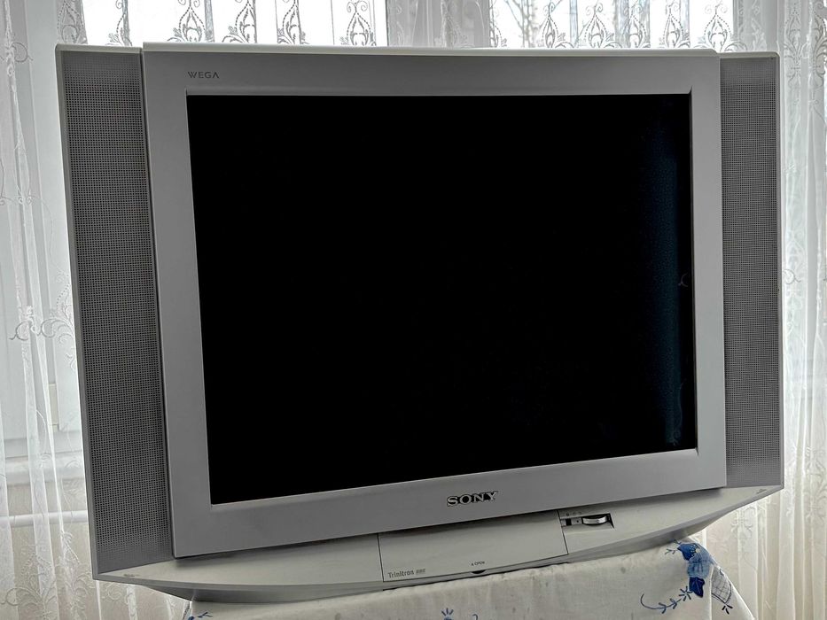 Телевізор Sony Trinitron Wega KV-29KV DZ29. Діагональ 70 см, б/в