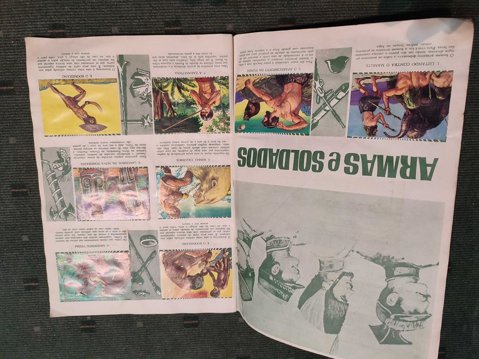 Caderneta de Cromos Armas e Soldados - Completa