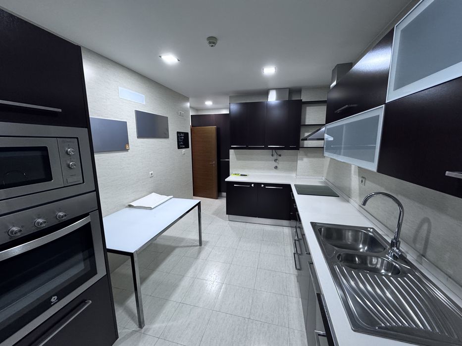 Aluga-se T2 semi-mobilado