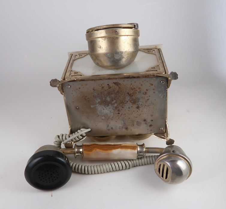 Telefone antigo Analógico em pedra
