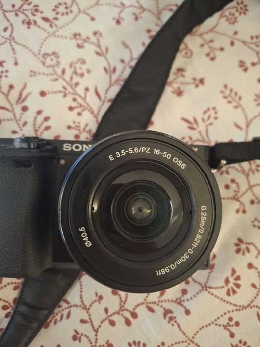 SONY A6000 + SONY 16-50mm/F.3.5-5.6 Camera Bundle + Flash TT350s