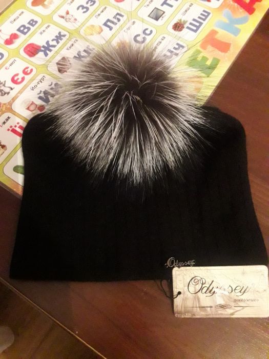 Продам новую стильную шапку.Размер универсальный.