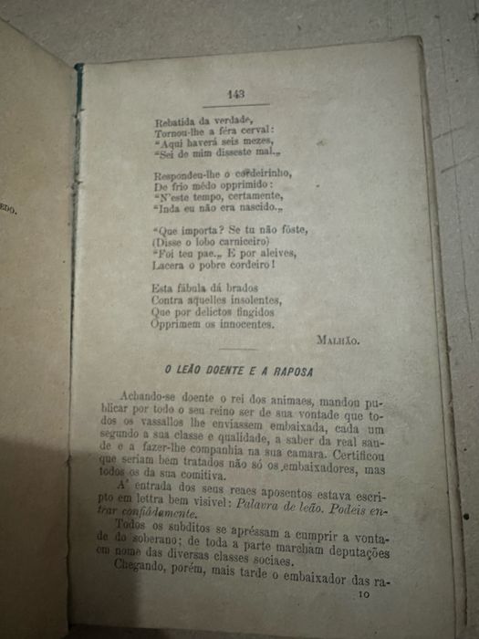 Livro de leitura muito antigo