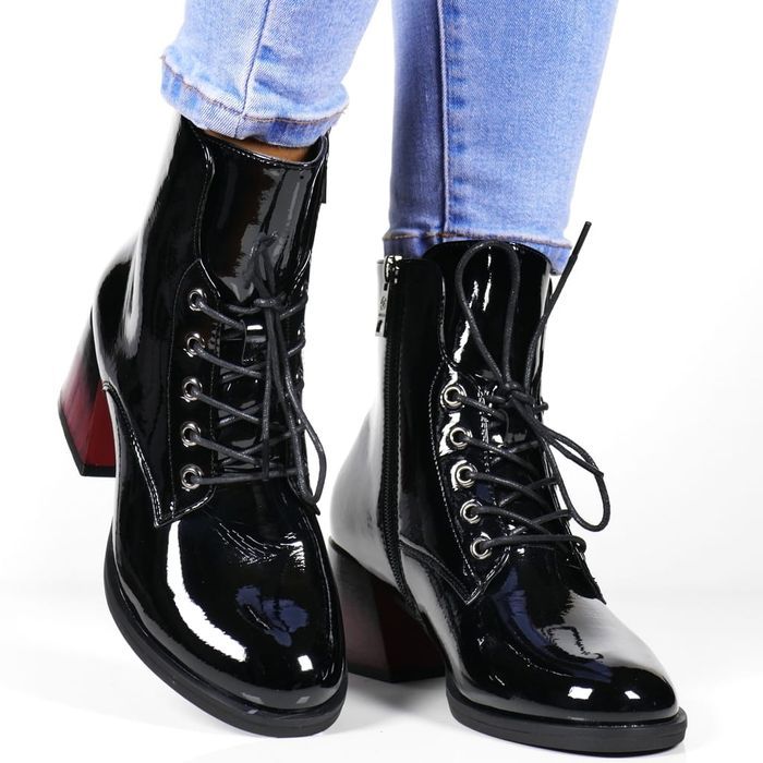 StrefaButa Botki Trzewiki Na Obcasie 58127 Czarne Lakier r39