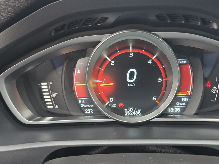Volvo V40 D4 KINETIC 190km