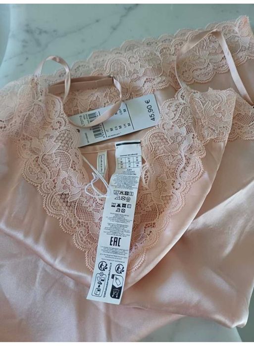 Intimissimi шовкова майка з мереживом