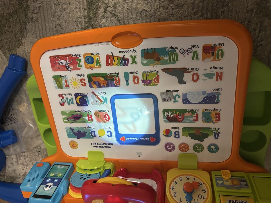 Biurko interaktywne, plastikowe, wielokolorowe, (wersja francuska)