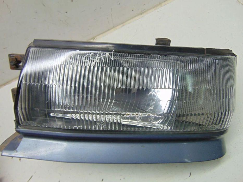 Nissan Almera/Bluebird faróis