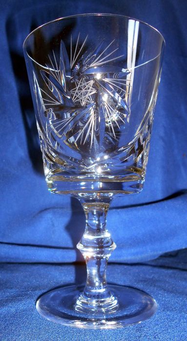 copos de cristal lapidados à mão