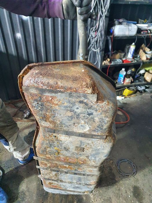 Паливний бак jeep grand cherokee wk1 3.0 бак джип