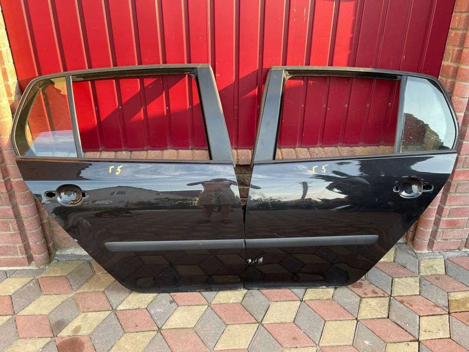 Двері Чорні Volkswagen Golf 5 Хачбек Передні Задні