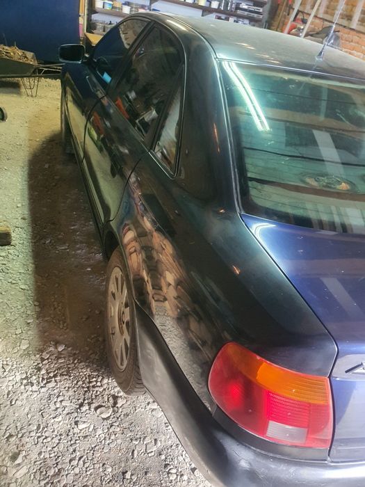 Ауді а4б5 в хорошому стані на свої роки