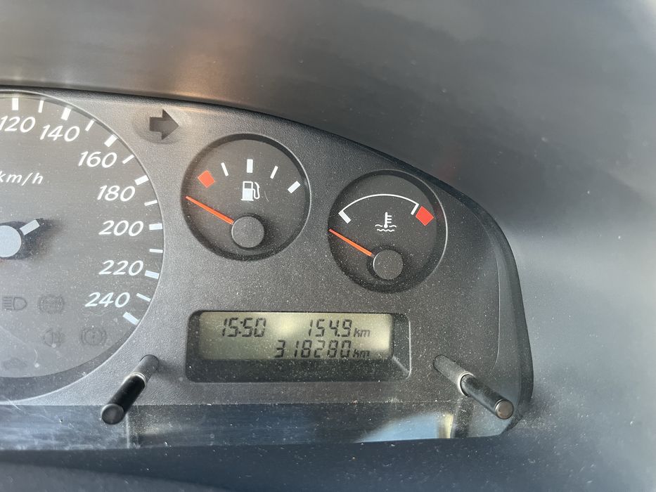 Nissan Almera n16 2002 року випуску