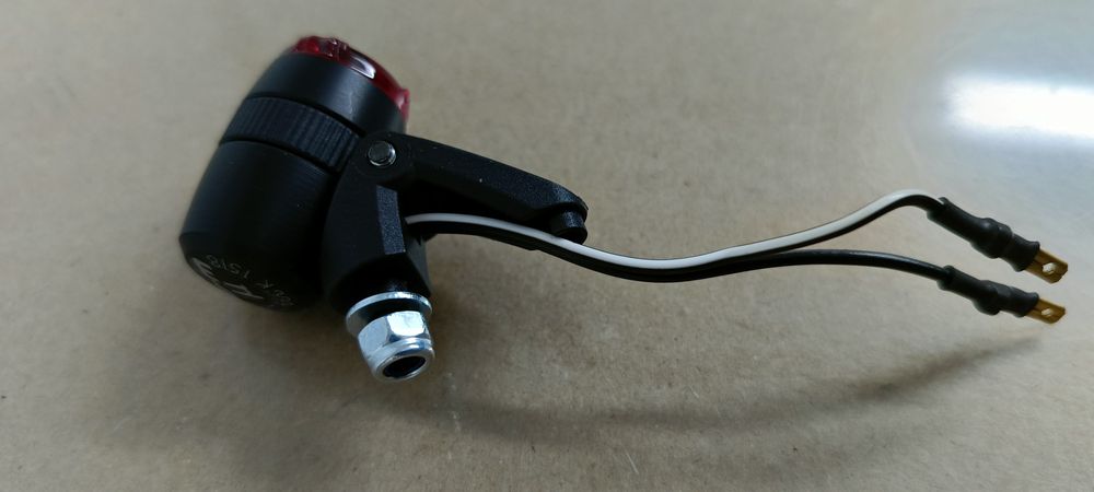 Busch Müller 332ALK . Tylna lampka LED