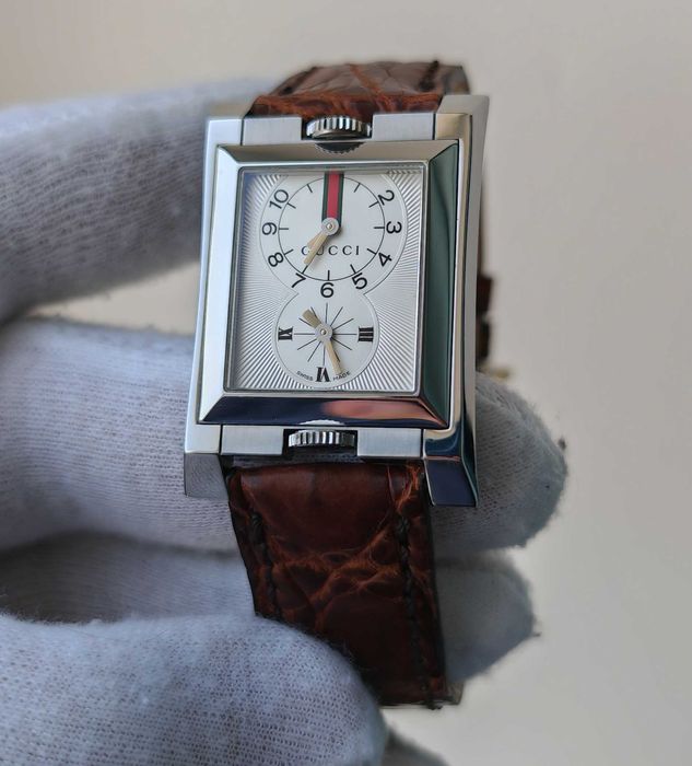 Чоловічий годинник Gucci YA111304 G-Frame Dual Time Swiss made