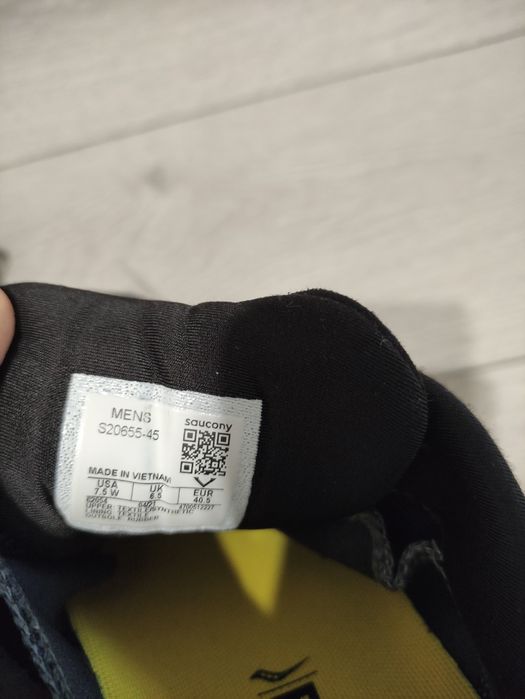 Продам кросовки для мальчика