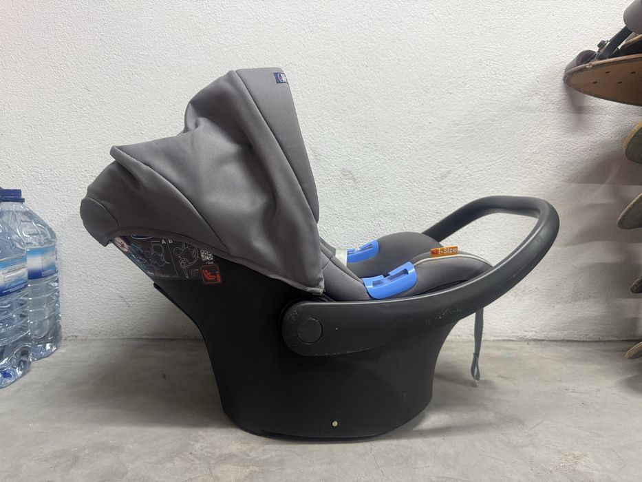 carrinho da Chicco e ovinho - pode ser separado