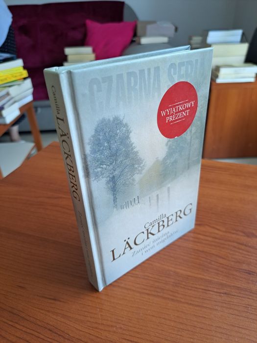 Zamieć śnieżna i woń migdałów - Camilla Lackberg