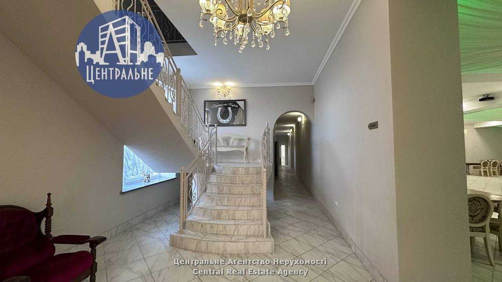 Продаж комерційного комплексу за 30 км від Чернівців