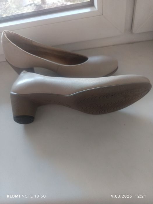 Ecco buty damskie  rozmiar 39