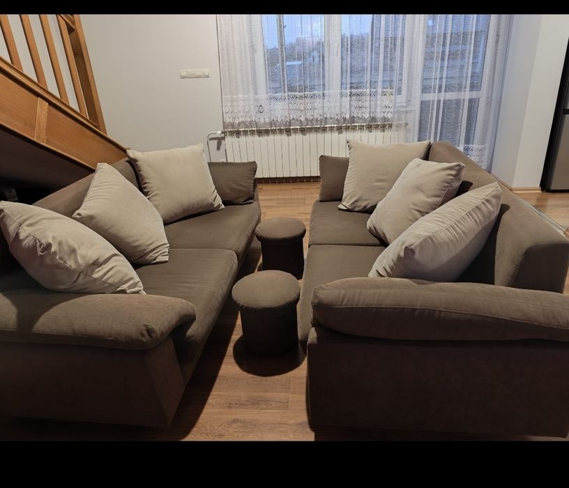 Sofy (2 szt .i dwie pufy)