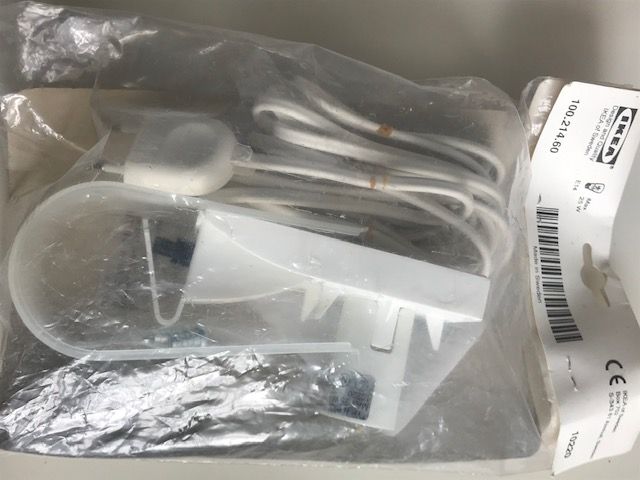 Iluminação interior para roupeiros IKEA - NOVO - fechado