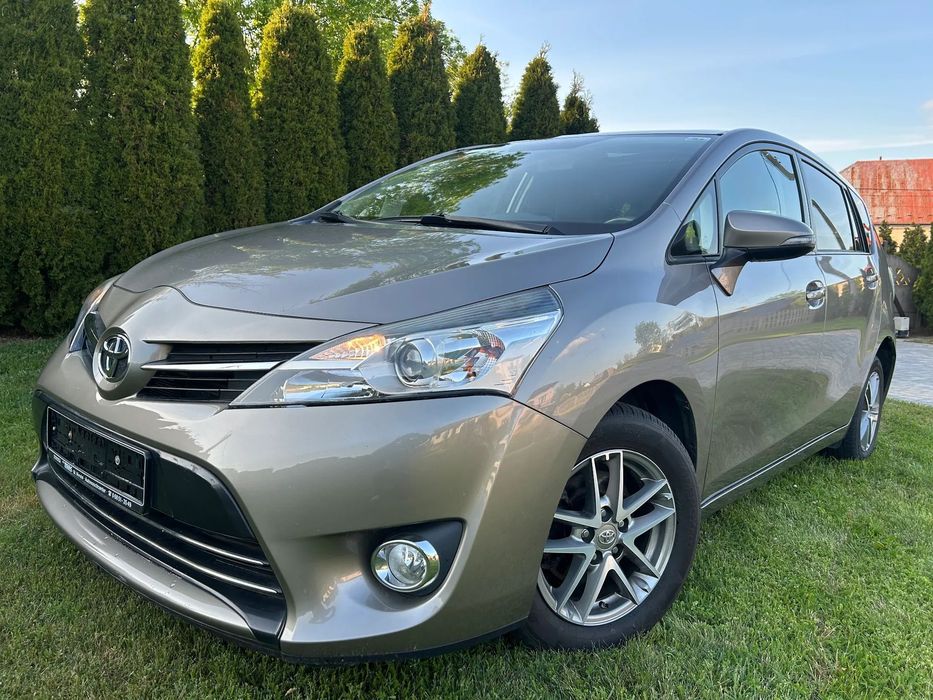 Toyota Verso 1.6 D4D/Panorama/Grzane fot./Kamera cofa./Nawi/Bezwypadkowy