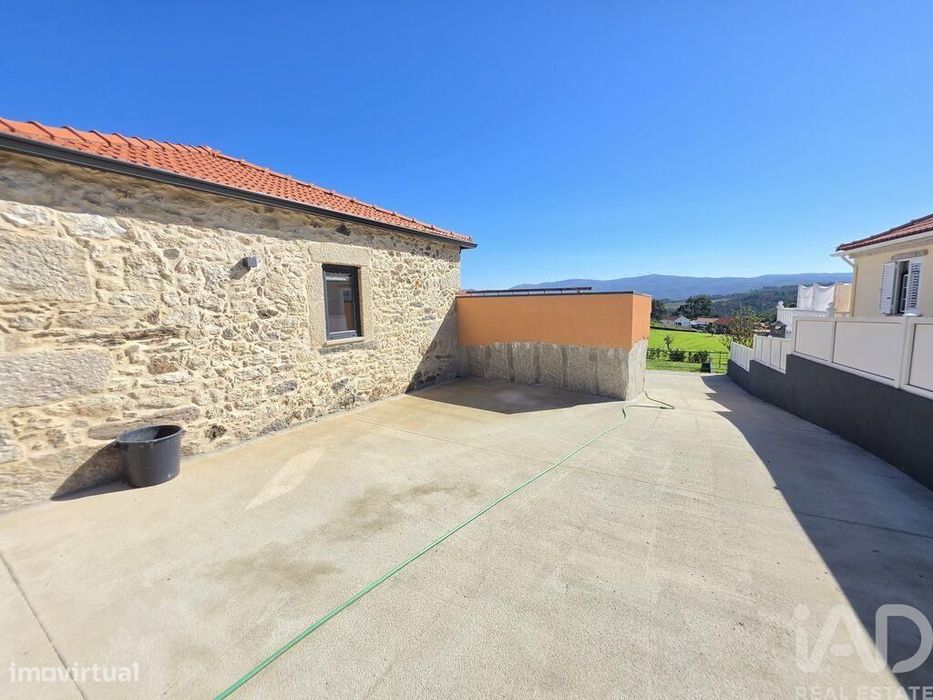Casa de Campo T3 em Candemil e Gondar de 88 m2