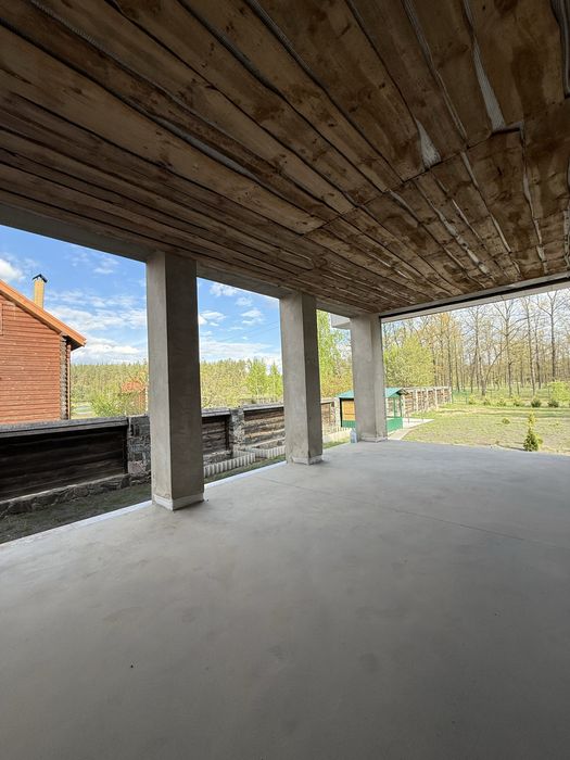 Продаж сучасного будинку в неймовірно гарному місці.