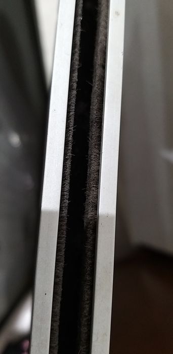 Janelas mosquiteiras.